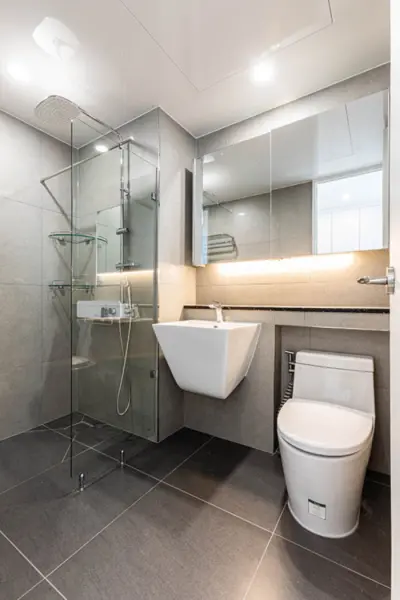 그레이 톤 모던 욕실, 유리파티션 샤워부스